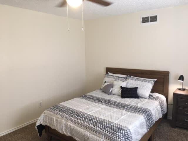 Quiet Townhouse Close To Fort Sill! Lawton Buitenkant foto